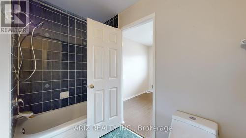 3360 Scotch Pine Gate, Mississauga, ON - Indoor Photo Showing Bathroom
