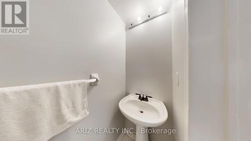 3360 Scotch Pine Gate, Mississauga, ON - Indoor Photo Showing Bathroom