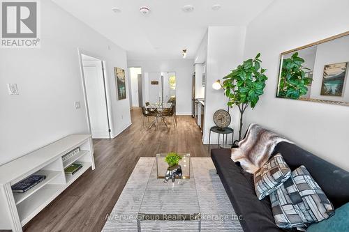 310 - 700 Sheppard Avenue W, Toronto, ON - Indoor