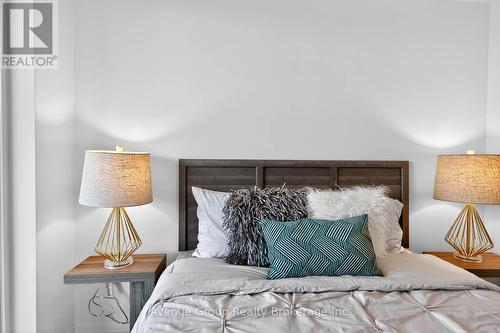 310 - 700 Sheppard Avenue W, Toronto, ON - Indoor Photo Showing Bedroom