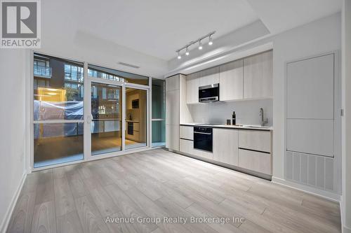 210 - 110 Broadway Avenue, Toronto, ON - Indoor Photo Showing Other Room