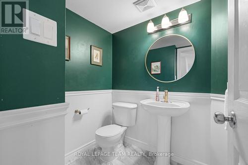 239 Paseo Private, Ottawa, ON - Indoor Photo Showing Bathroom