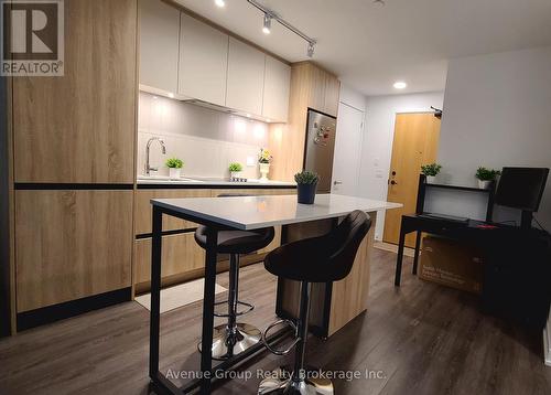 B-1510 - 7950 Bathurst Street, Vaughan, ON - Indoor