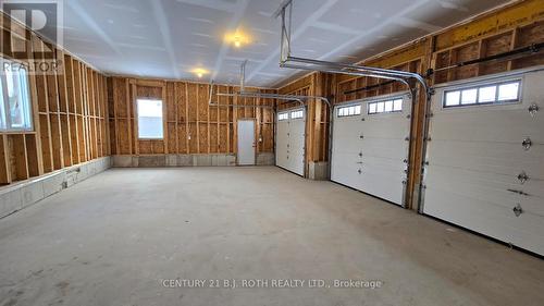 61 Ruby Ridge, Oro-Medonte, ON - Indoor Photo Showing Garage
