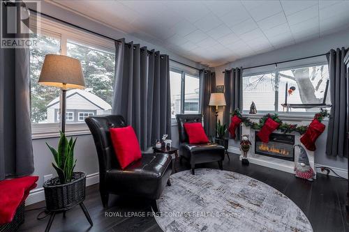 Family room - 10 South Boulevard, Innisfil, ON - Indoor