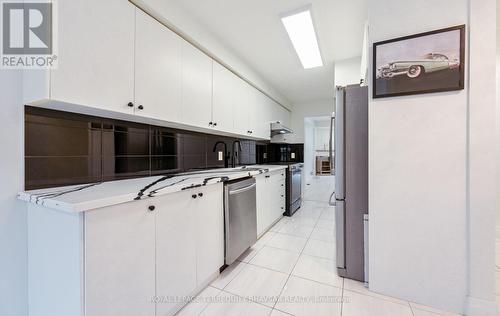 12 - 5020 Delaware Drive, Mississauga, ON - Indoor Photo Showing Kitchen
