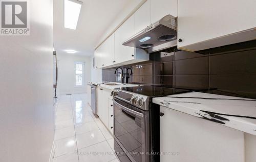 12 - 5020 Delaware Drive, Mississauga, ON - Indoor Photo Showing Kitchen