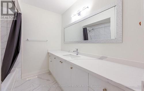 12 - 5020 Delaware Drive, Mississauga, ON - Indoor Photo Showing Bathroom