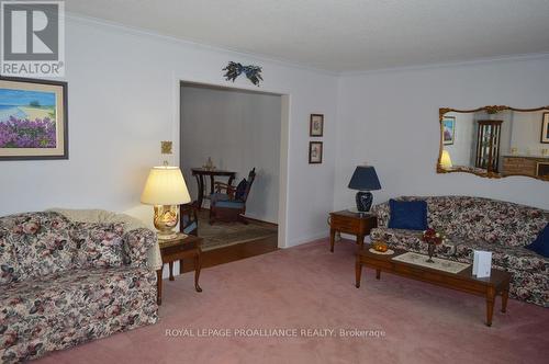 9 Parkview Heights, Quinte West (Trenton Ward), ON - Indoor Photo Showing Living Room