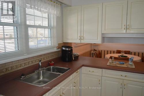 9 Parkview Heights, Quinte West (Trenton Ward), ON - Indoor Photo Showing Kitchen With Double Sink
