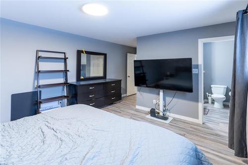 10 Larter Crescent, Winnipeg, MB - Indoor Photo Showing Bedroom