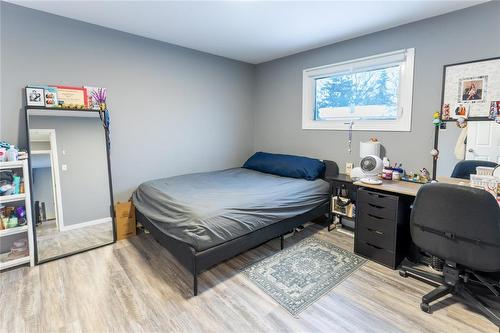 10 Larter Crescent, Winnipeg, MB - Indoor Photo Showing Bedroom