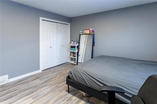 10 Larter Crescent, Winnipeg, MB - Indoor Photo Showing Bedroom
