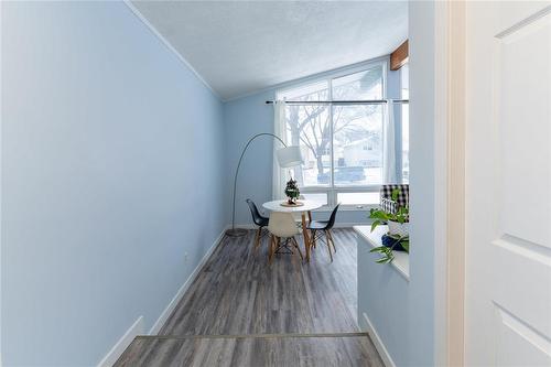 10 Larter Crescent, Winnipeg, MB - Indoor