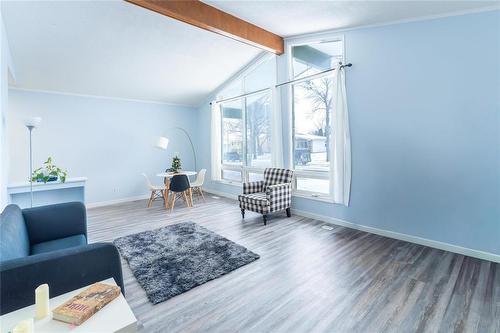 10 Larter Crescent, Winnipeg, MB - Indoor