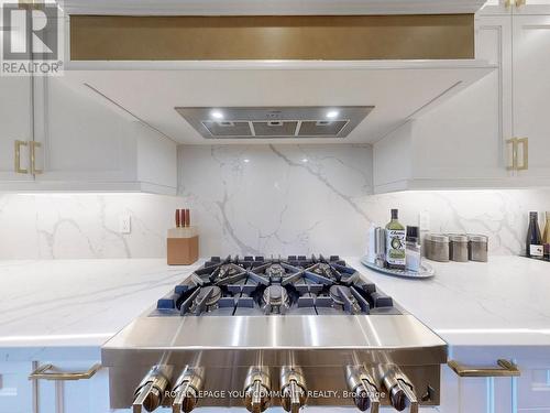 5 Trilogy Court, Richmond Hill, ON - Indoor Photo Showing Kitchen With Double Sink