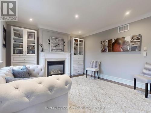 5 Trilogy Court, Richmond Hill, ON - Indoor Photo Showing Living Room With Fireplace