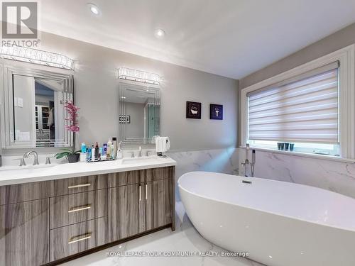 5 Trilogy Court, Richmond Hill, ON - Indoor Photo Showing Bathroom