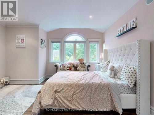 5 Trilogy Court, Richmond Hill, ON - Indoor Photo Showing Bedroom
