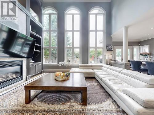 5 Trilogy Court, Richmond Hill, ON - Indoor Photo Showing Living Room With Fireplace