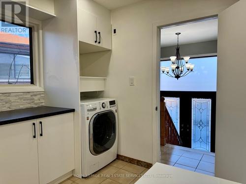 2-in-1 Washer & Dryer - 70 Hisey Crescent, Toronto, ON - Indoor Photo Showing Laundry Room