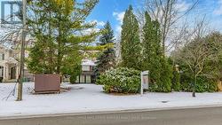 67 TRUMAN ROAD  Toronto, ON M2L 2L7