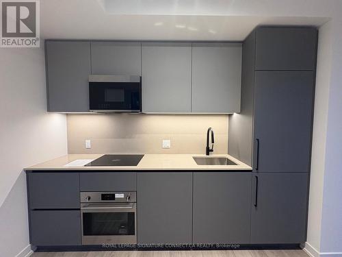 911 - 35 Parliment Street, Toronto, ON - Indoor Photo Showing Kitchen