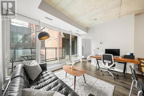 201 - 127 Queen Street E, Toronto, ON - Indoor Photo Showing Living Room