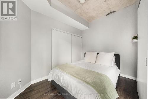 201 - 127 Queen Street E, Toronto, ON - Indoor Photo Showing Bedroom