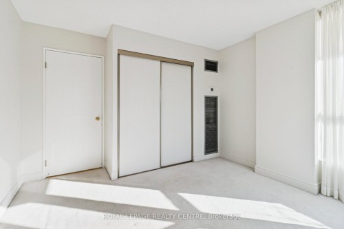 510-1110 Walden Circle, Mississauga, ON - Indoor Photo Showing Other Room