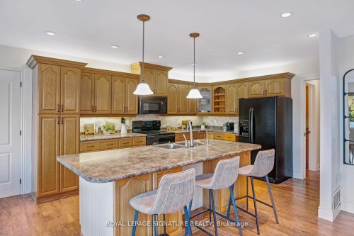5359 Eighth Line, Erin, ON - Indoor Photo Showing Kitchen With Double Sink
