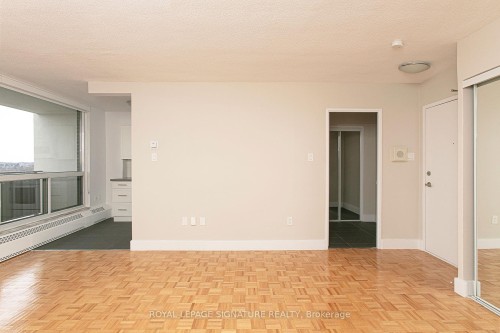 2102-666 Spadina Avenue, Toronto, ON - Indoor Photo Showing Other Room