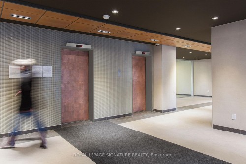 2102-666 Spadina Avenue, Toronto, ON - Indoor Photo Showing Other Room