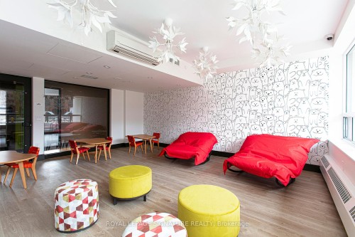 1212-666 Spadina Avenue, Toronto, ON - Indoor