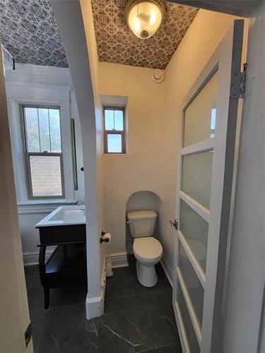 422 Burrows Ave, Winnipeg, MB 