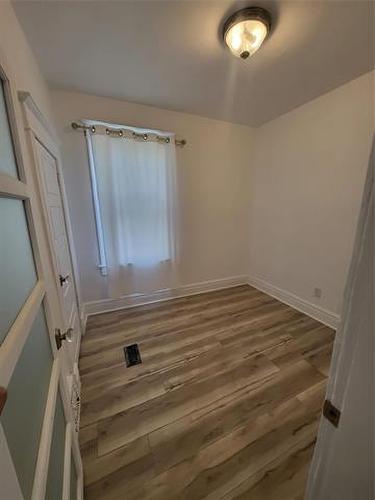 422 Burrows Ave, Winnipeg, MB 