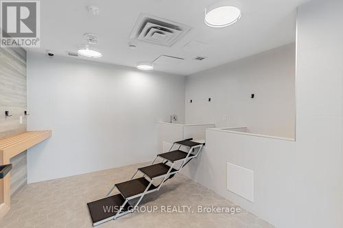 406 - 500 Wilson Avenue, Toronto, ON - Indoor Photo Showing Other Room