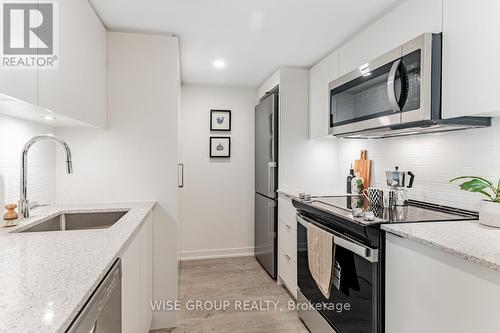 406 - 500 Wilson Avenue, Toronto, ON - Indoor Photo Showing Kitchen With Upgraded Kitchen
