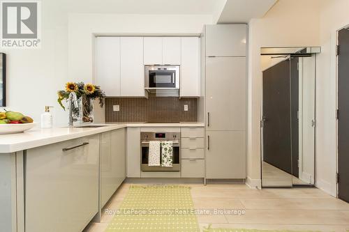 314 - 2916 Highway 7 Road, Vaughan, ON - Indoor Photo Showing Kitchen