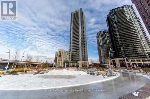 314 - 2916 Highway 7 Road, Vaughan, ON - Outdoor With Facade