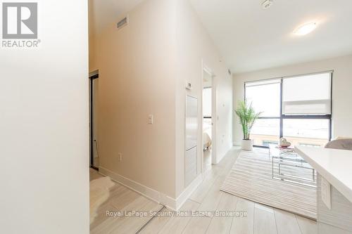 314 - 2916 Highway 7 Road, Vaughan, ON - Indoor Photo Showing Other Room