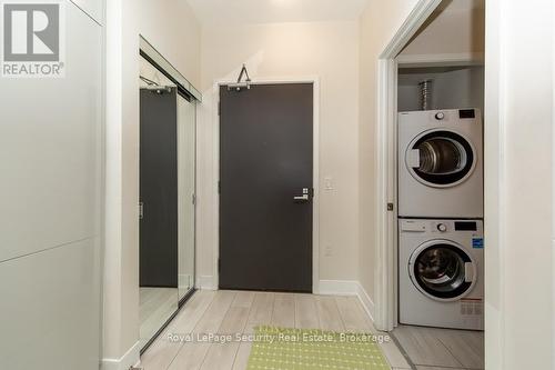 314 - 2916 Highway 7 Road, Vaughan, ON - Indoor Photo Showing Laundry Room