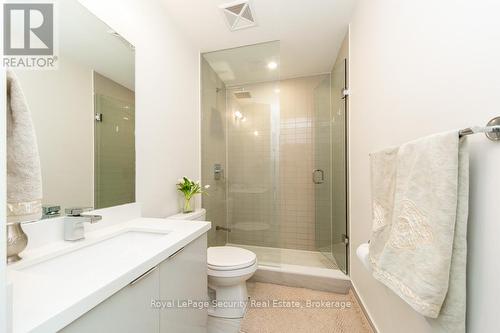 314 - 2916 Highway 7 Road, Vaughan, ON - Indoor Photo Showing Bathroom