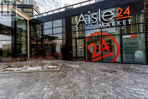 314 - 2916 Highway 7 Road, Vaughan, ON - Outdoor