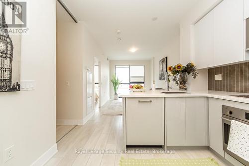 314 - 2916 Highway 7 Road, Vaughan, ON - Indoor