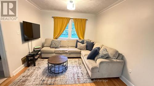 187 Mill Street, Richmond Hill, ON - Indoor Photo Showing Living Room