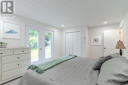 8275 County Road 9, Clearview, ON - Indoor Photo Showing Bedroom