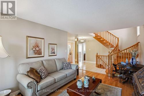 961 Focal Road, Mississauga, ON - Indoor Photo Showing Living Room