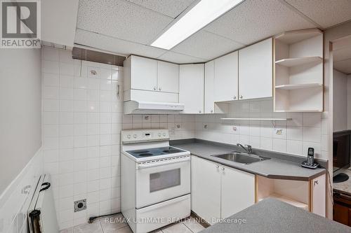 961 Focal Road, Mississauga, ON - Indoor Photo Showing Kitchen