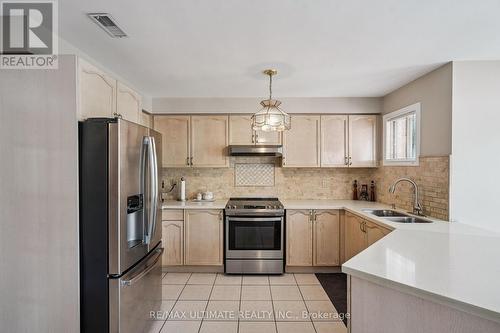961 Focal Road, Mississauga, ON - Indoor Photo Showing Kitchen With Stainless Steel Kitchen With Double Sink